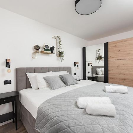 Aura Exclusive Apartment & Room Zadar Bagian luar foto
