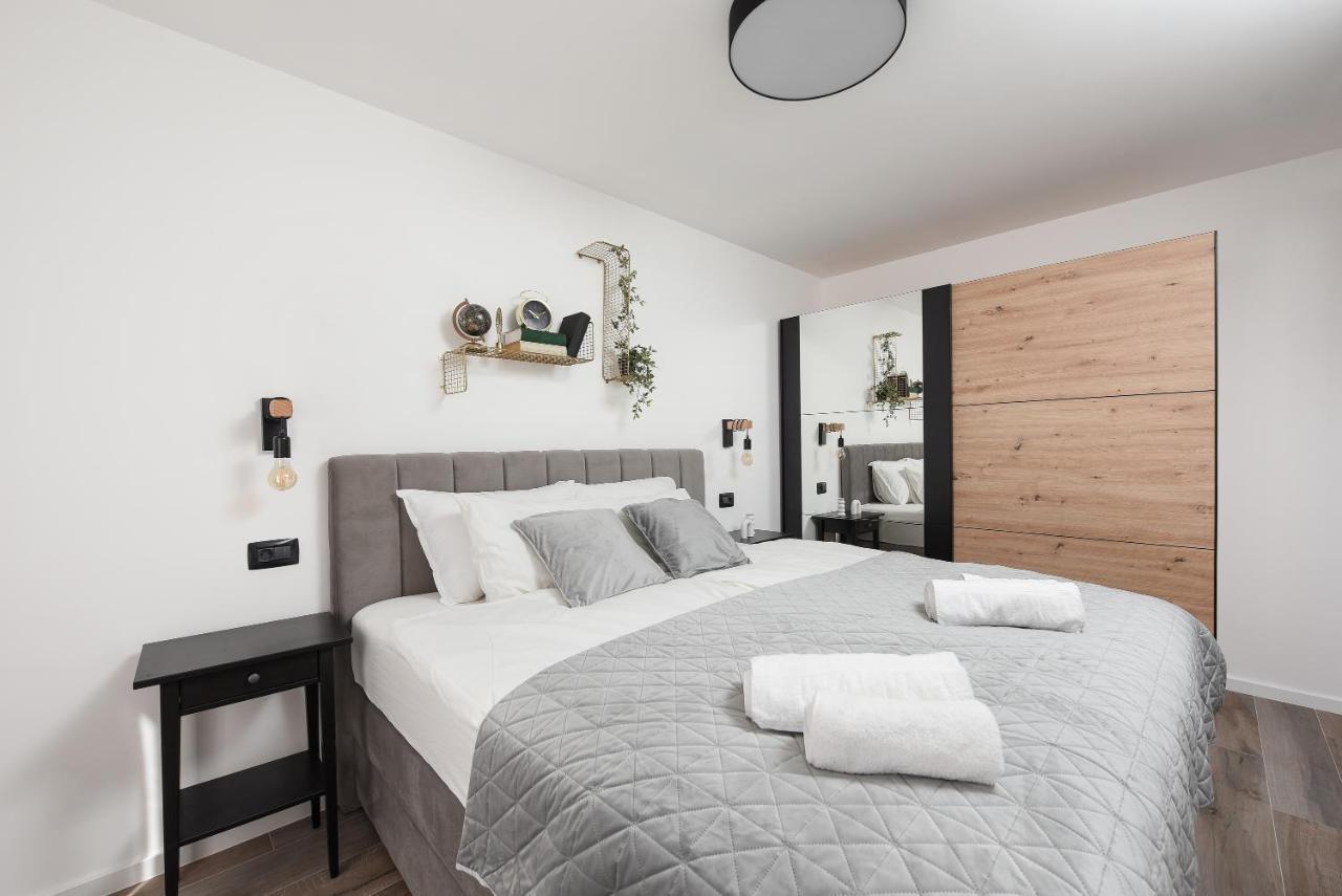 Aura Exclusive Apartment & Room Zadar Bagian luar foto