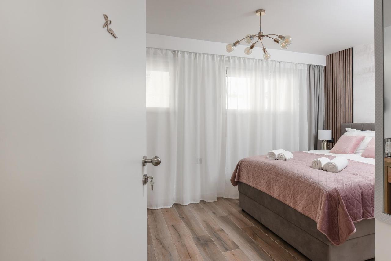 Aura Exclusive Apartment & Room Zadar Bagian luar foto