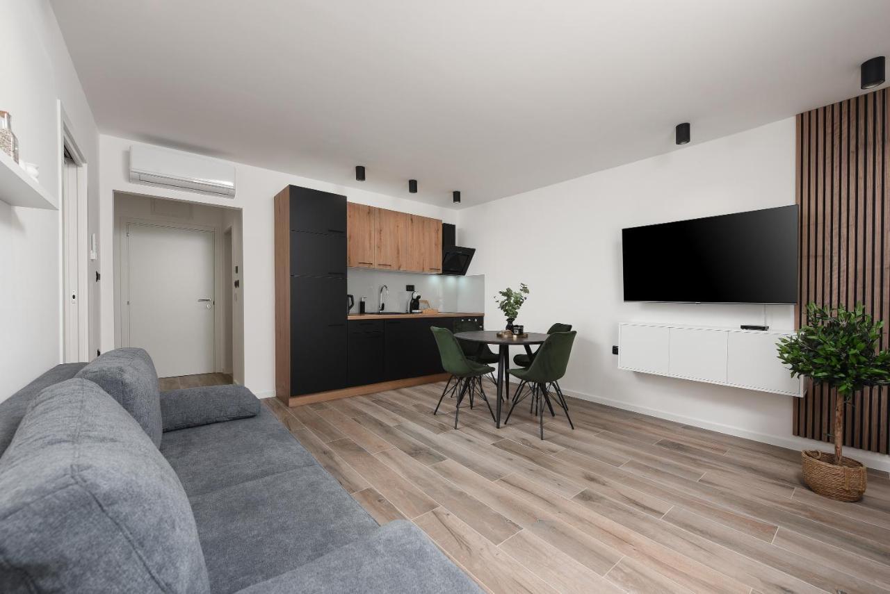 Aura Exclusive Apartment & Room Zadar Bagian luar foto