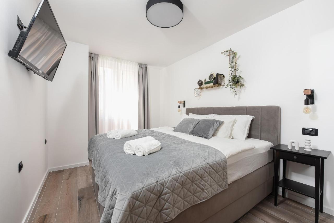 Aura Exclusive Apartment & Room Zadar Bagian luar foto