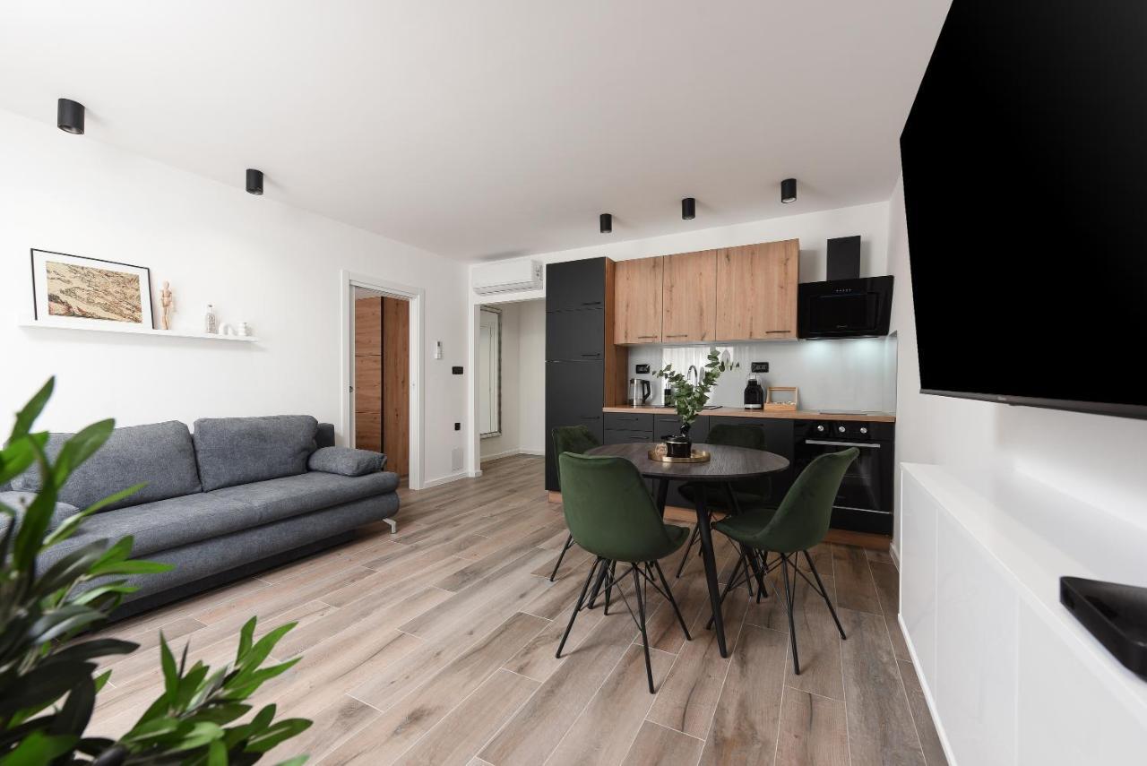 Aura Exclusive Apartment & Room Zadar Bagian luar foto